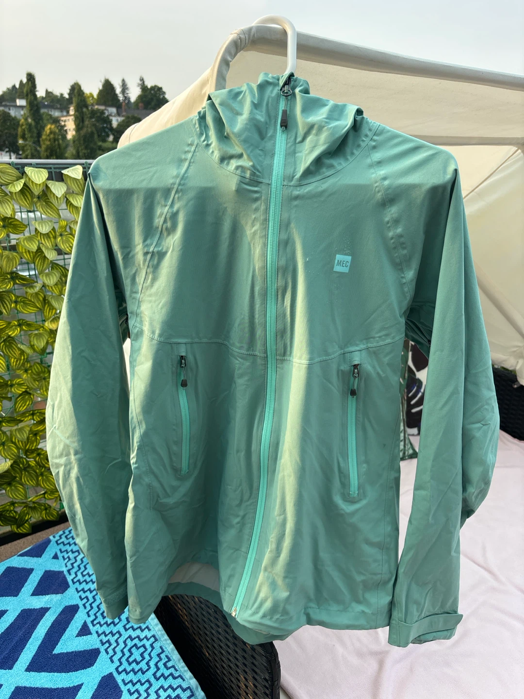 MEC Hooded Windbreaker Jacket - Women's Medium