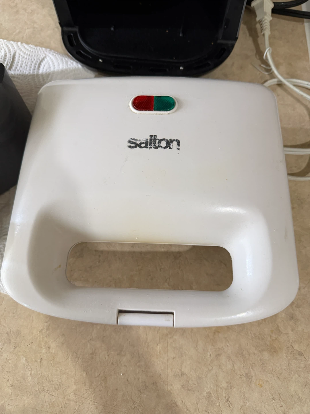 Salton White Sandwich Maker