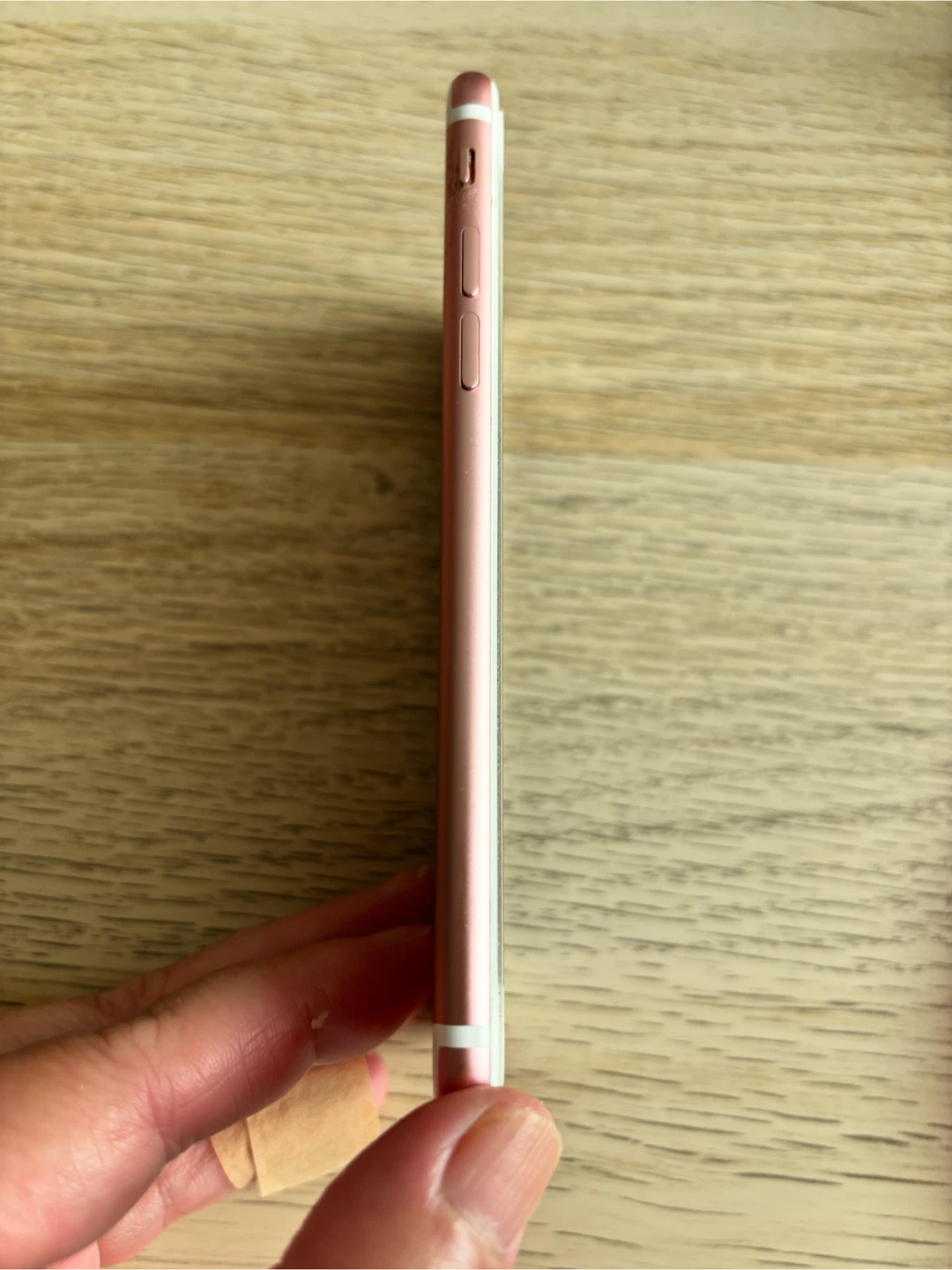 Rose Gold iPhone 7 - photo 4