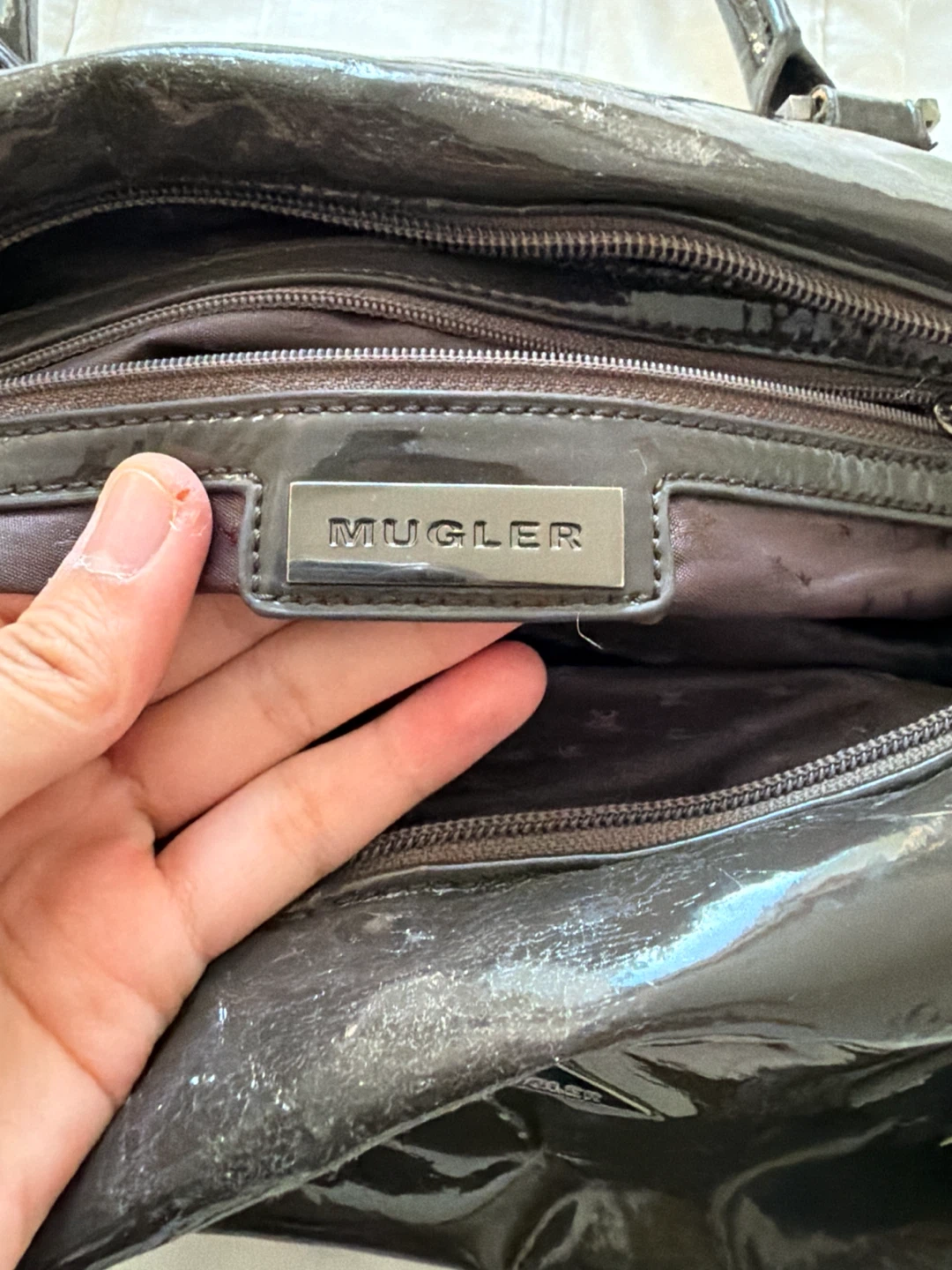 AUTHENTIC Mugler Mocha Patent Leather Star Detail Satchel Bag - photo 2