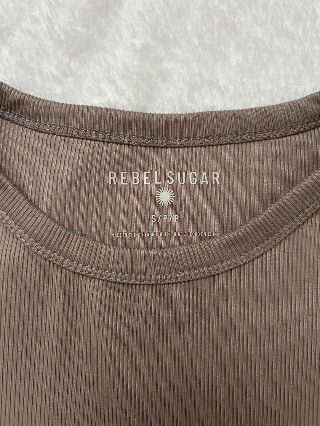 ⭐️ BROWN RIBBED SHORT SLEEVE TEE ⭐️ - photo 2