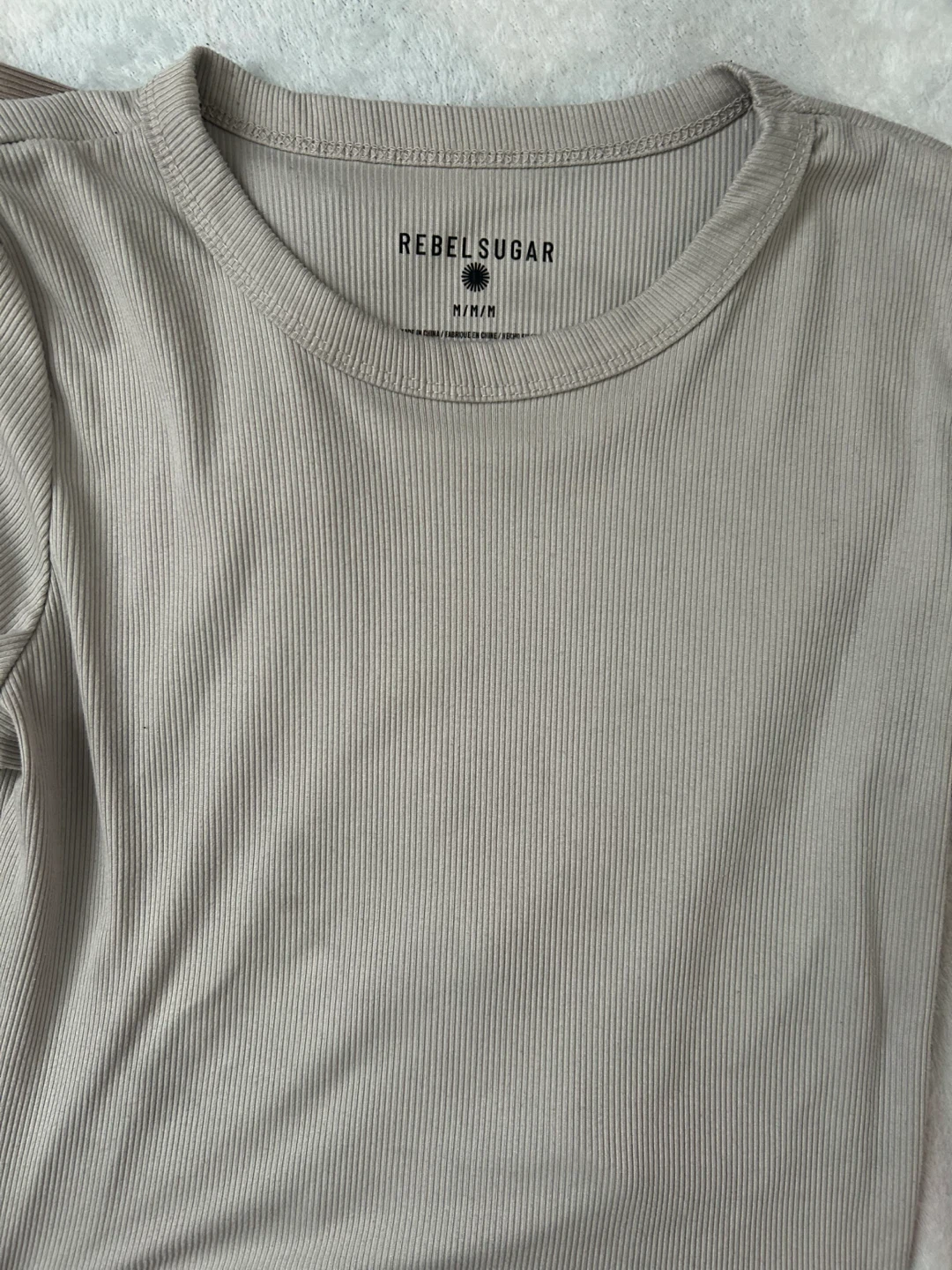 ⭐️ BEIGE RIBBED SHORT SLEEVE TEE ⭐️