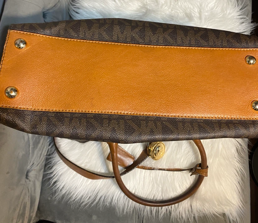Michael Kors Handbag - photo 4