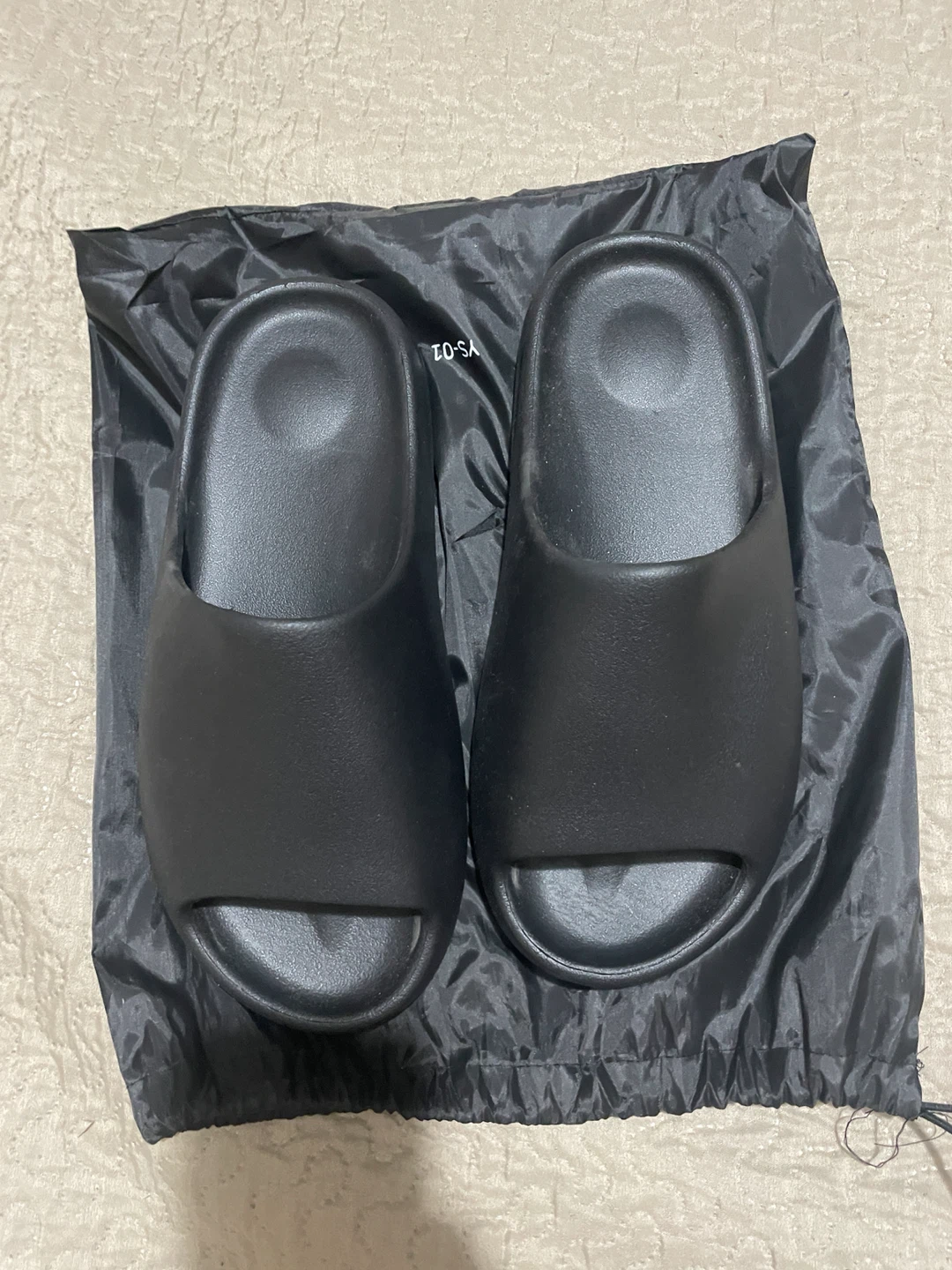 Black Slides with Drawstring Bag - photo 3