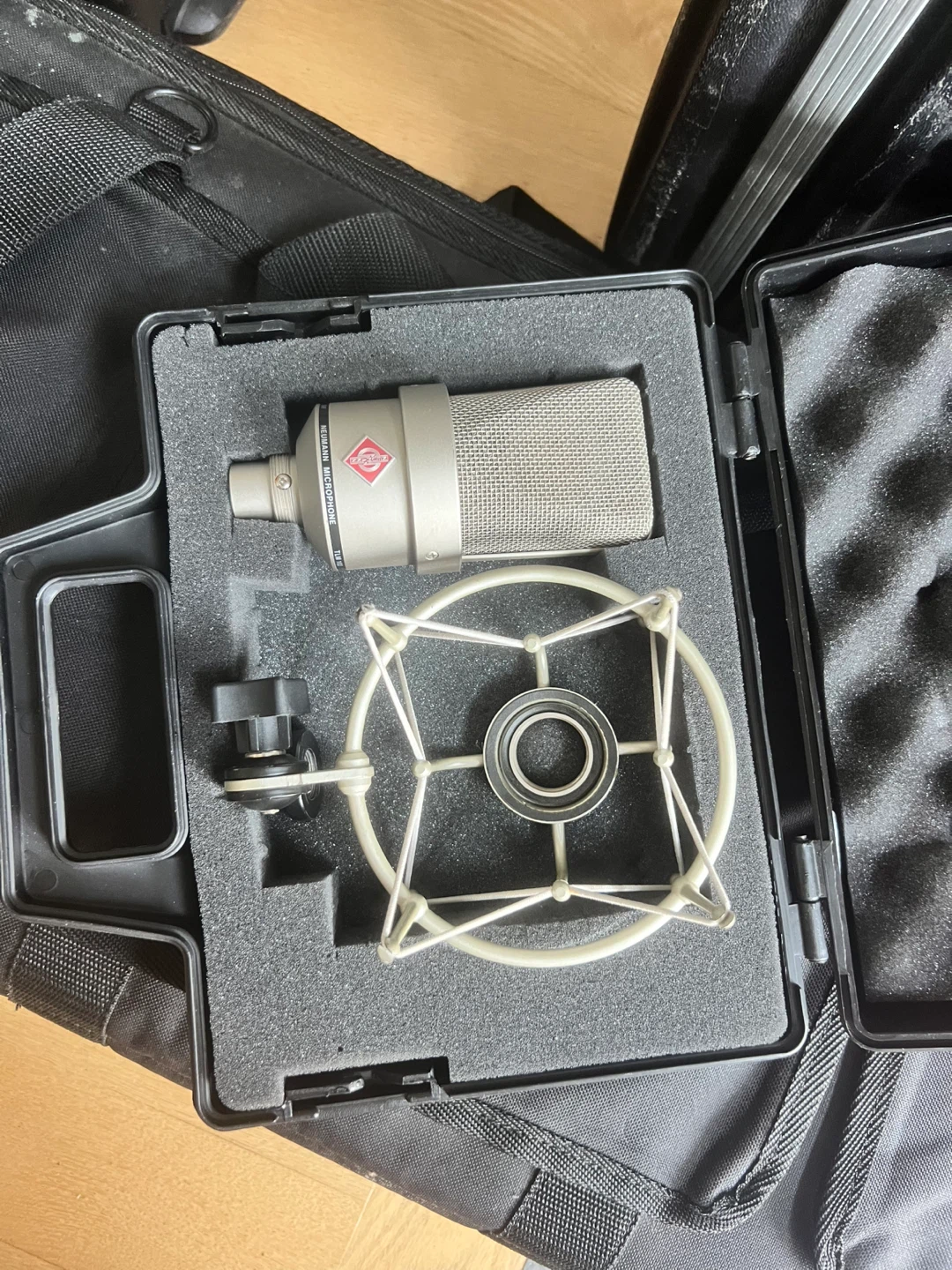 Neumann Microphone with Shock Mount and Case