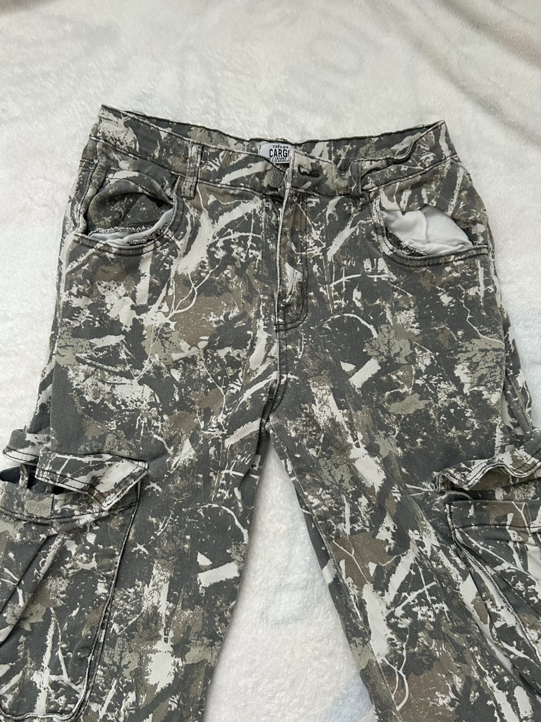 ⭐️ WIDE LEG CAMO JEANS ⭐️