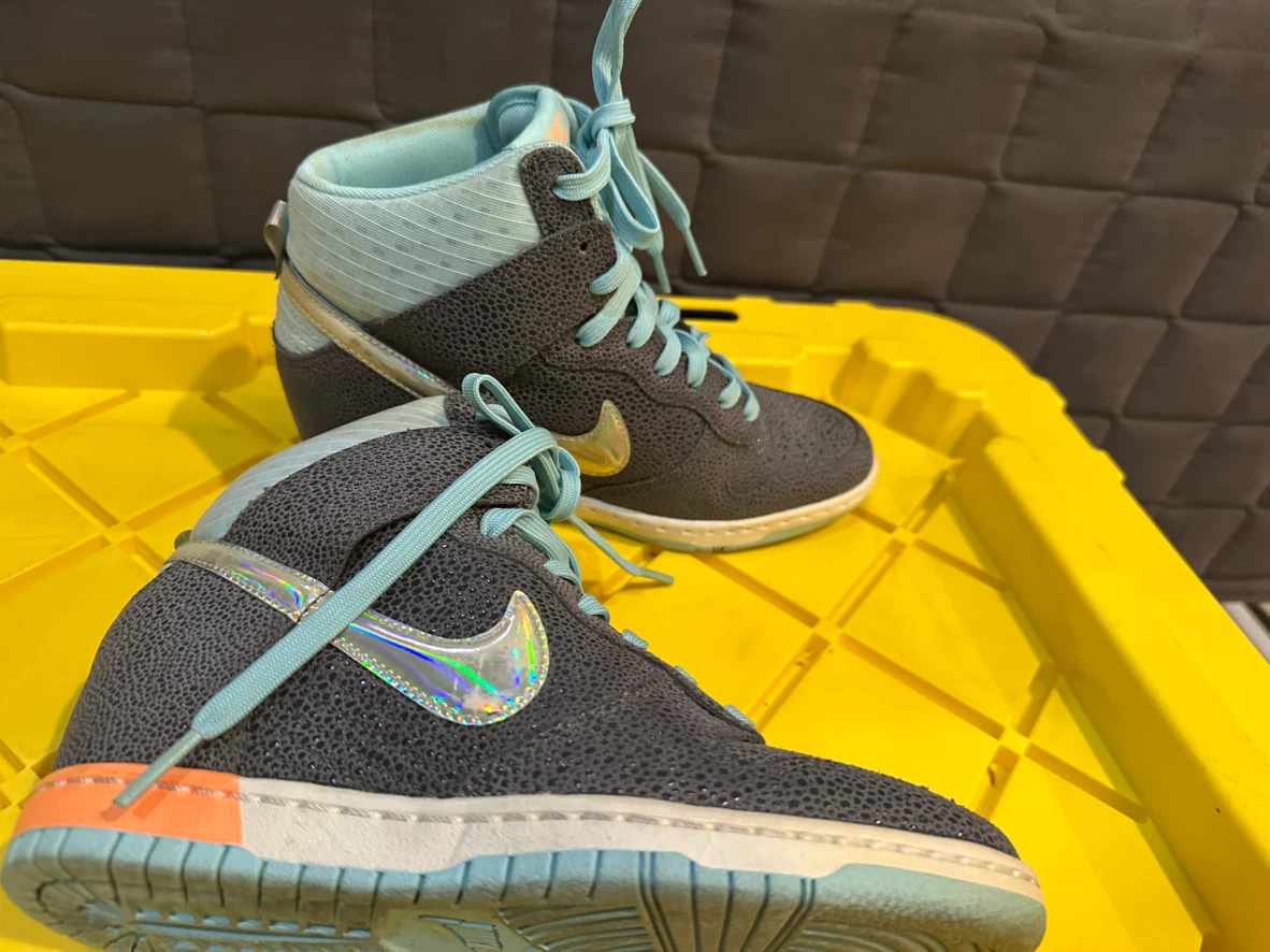 Nike Dunk High SE Sneakers