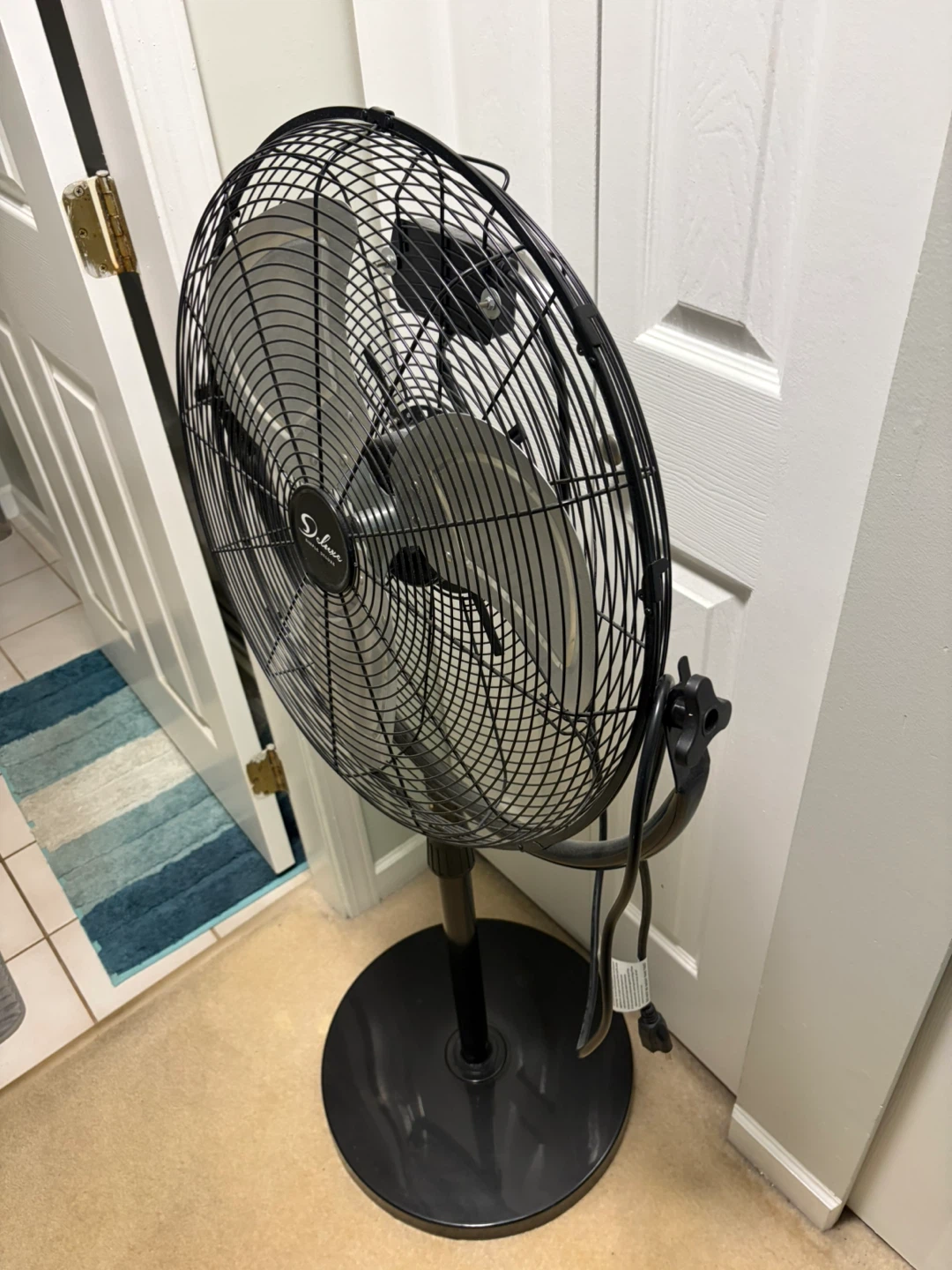 Deluxe Simple Deluxe Black Pedestal Fan - photo 2