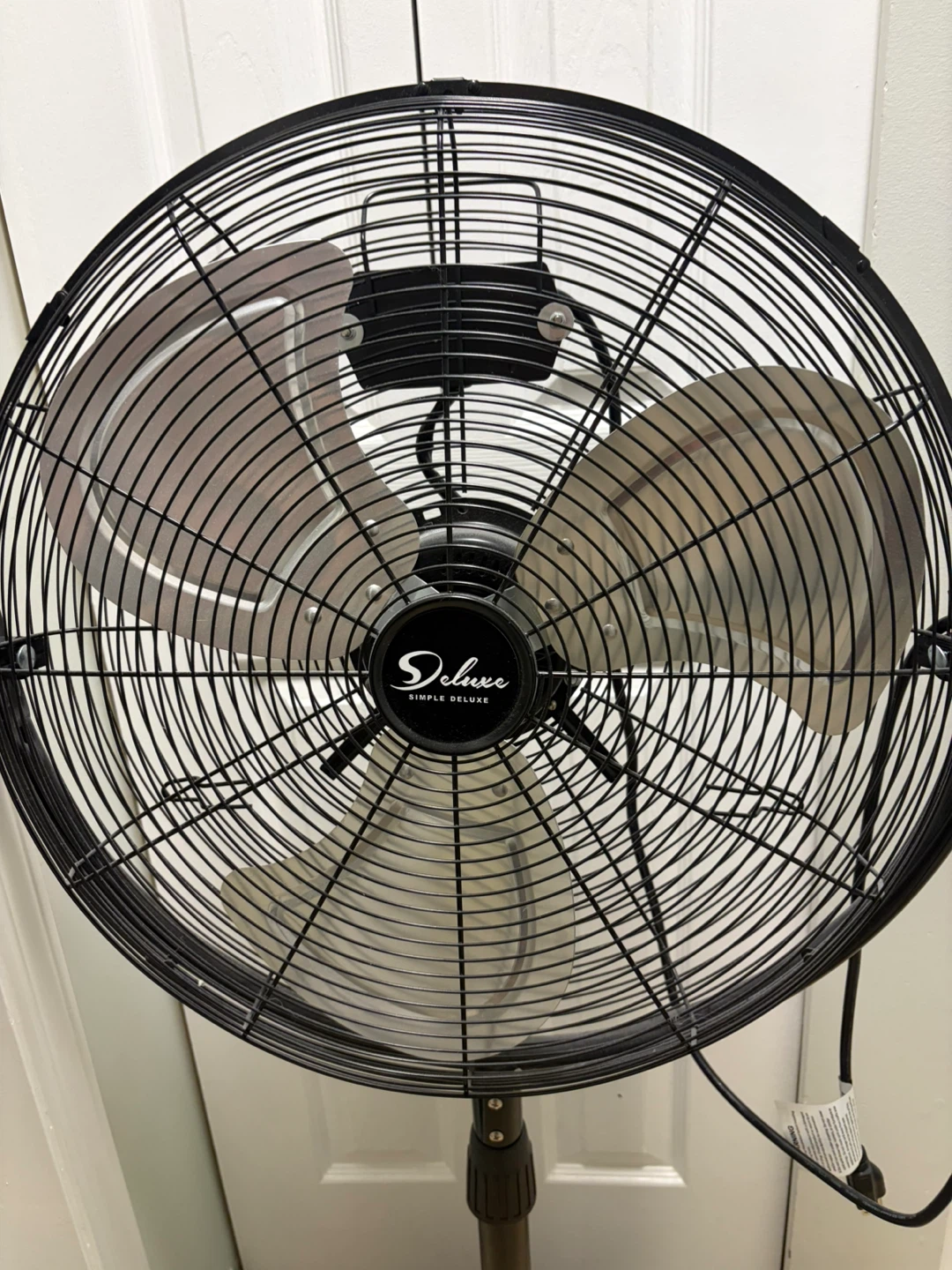 Deluxe Simple Deluxe Black Pedestal Fan - photo 3