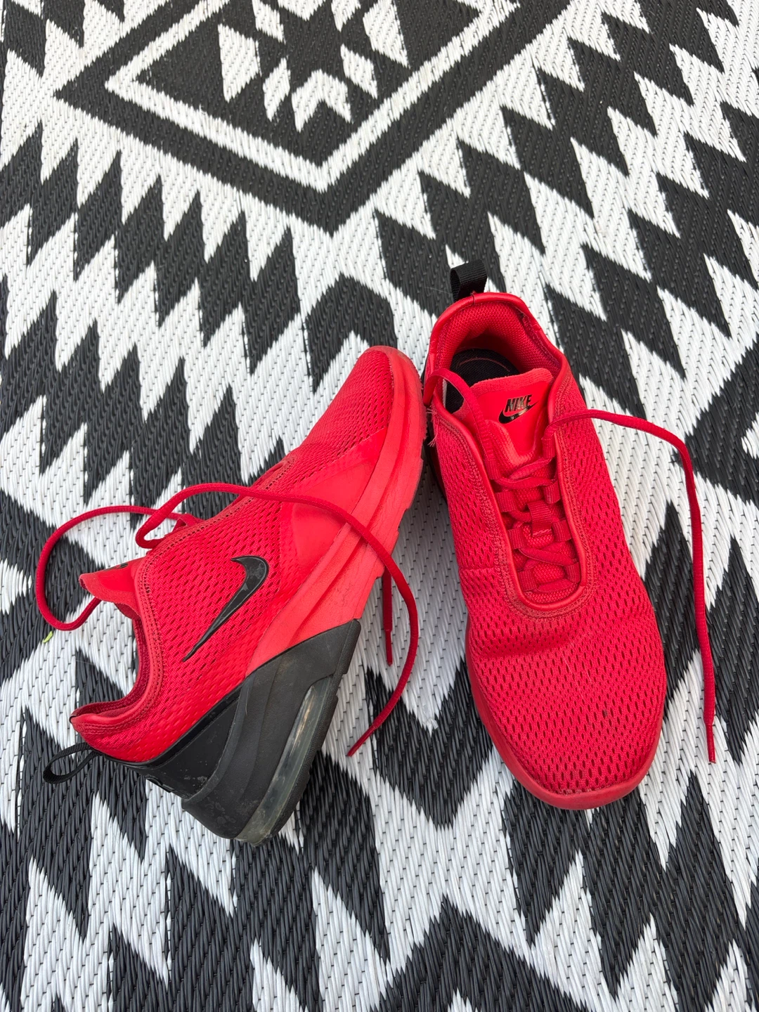 Nike Air Max running shoes size 7 - photo 2