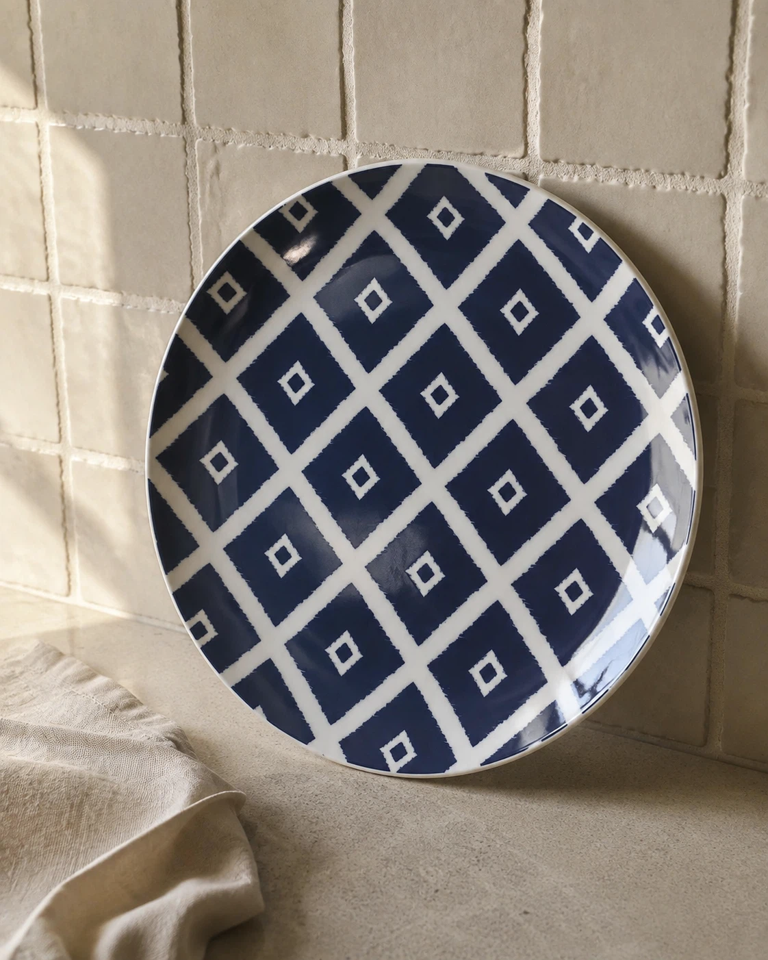 Kutahya Dinner Plate - Blue & White Diamond Pattern
