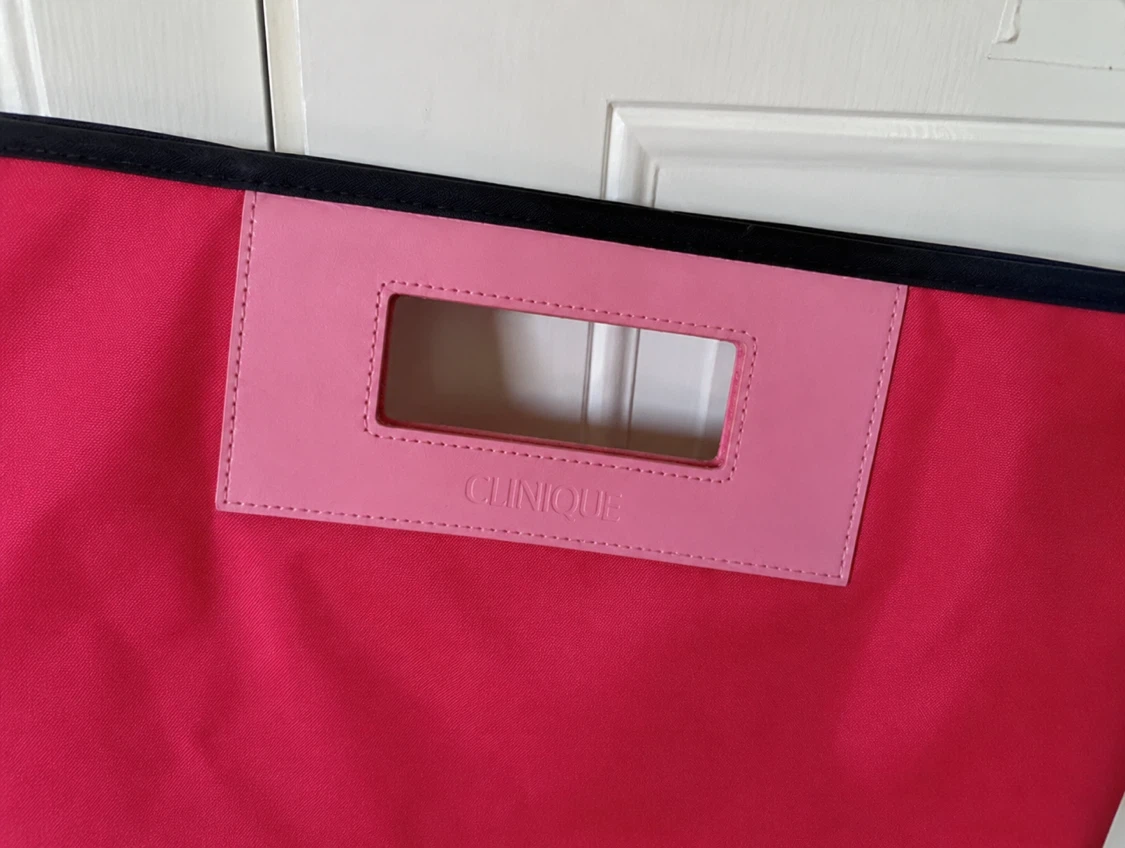 Clinique Pink Cosmetic Bag - photo 3