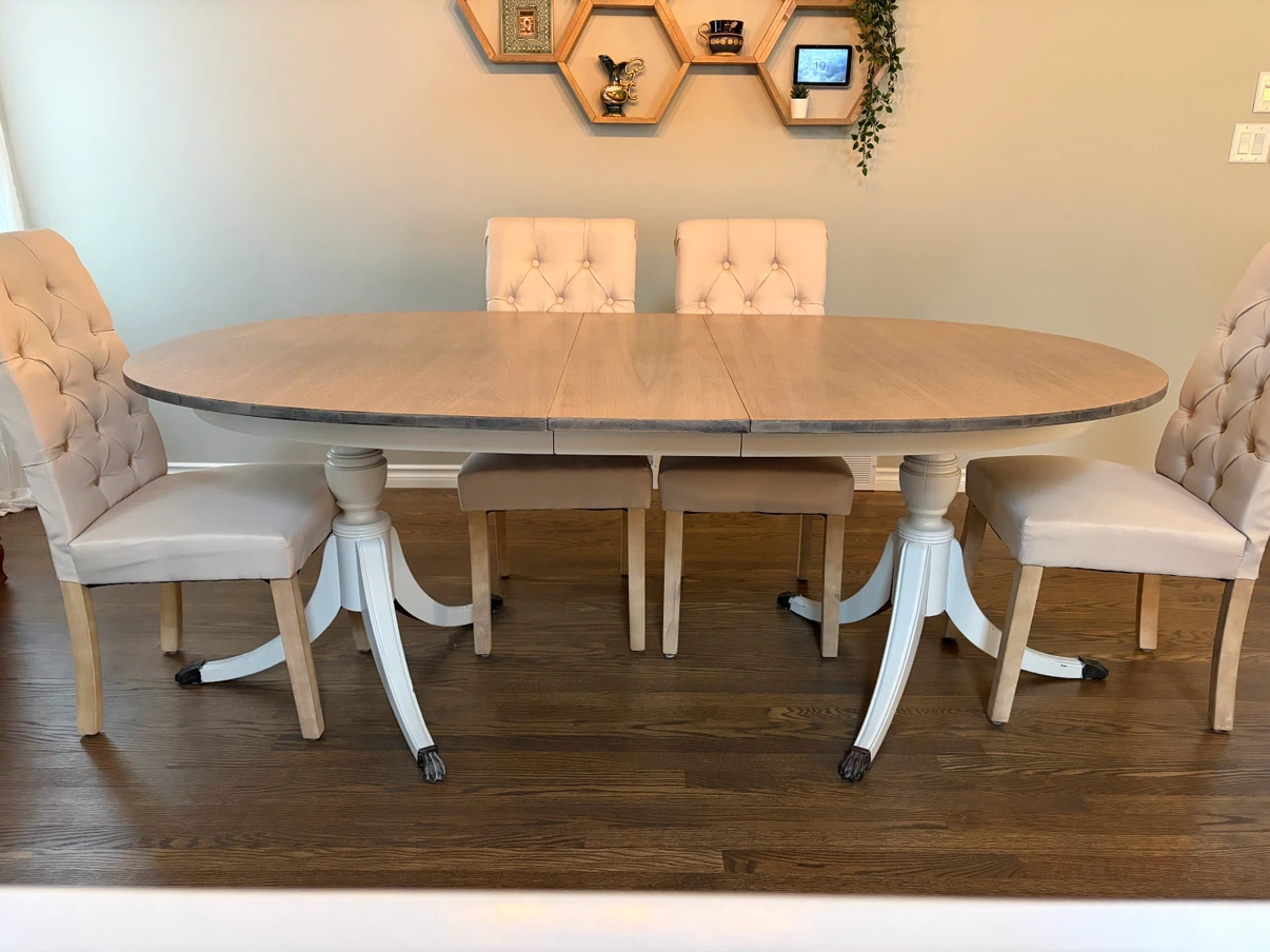 Duncan Phyfe Dining room table with Cream Tufted Chairs - photo 2