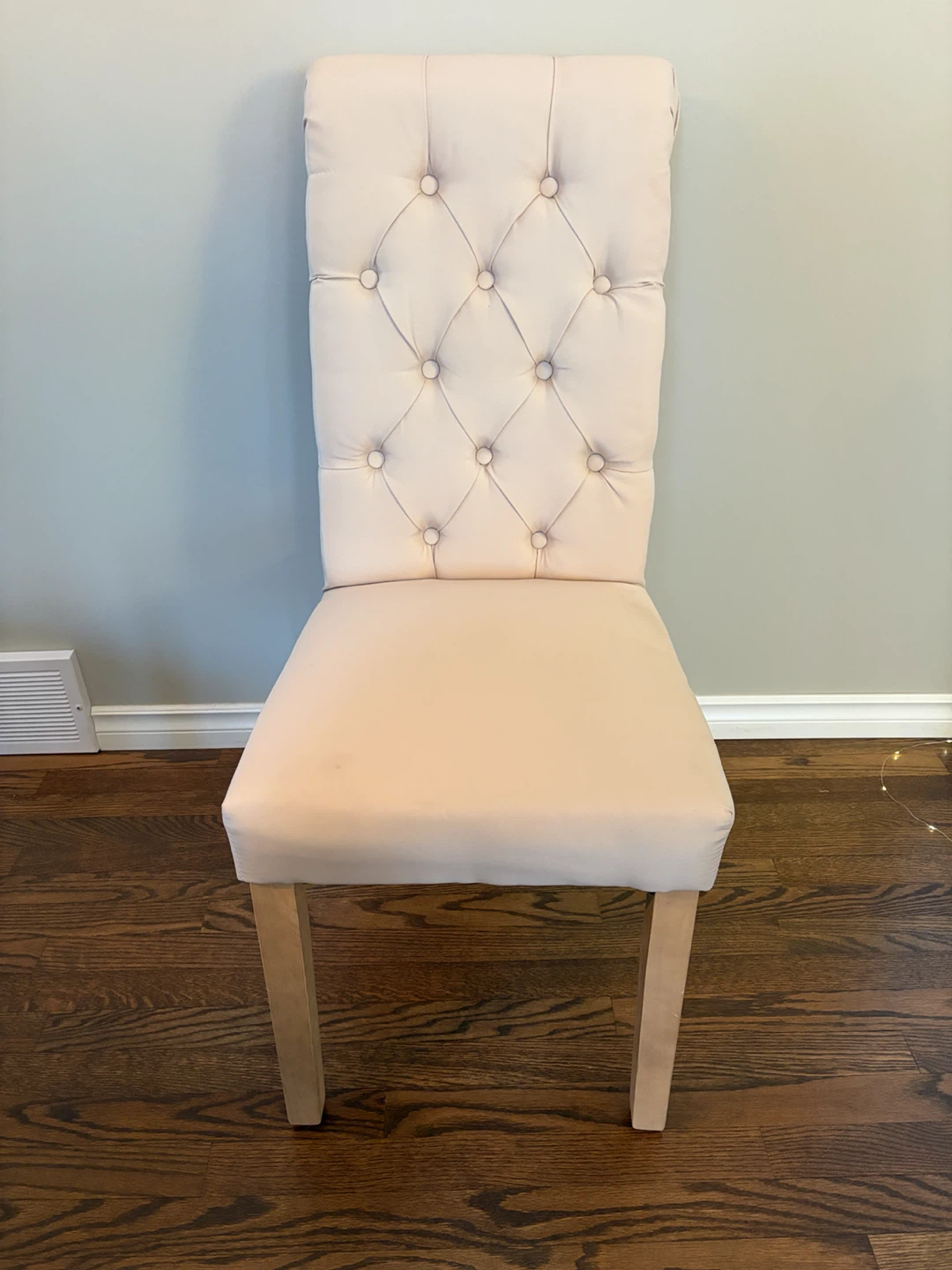 Duncan Phyfe Dining room table with Cream Tufted Chairs - photo 5