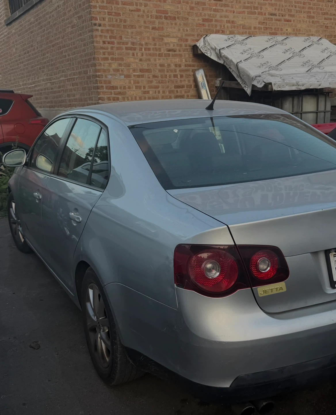 Silver Volkswagen Jetta Sedan - photo 2