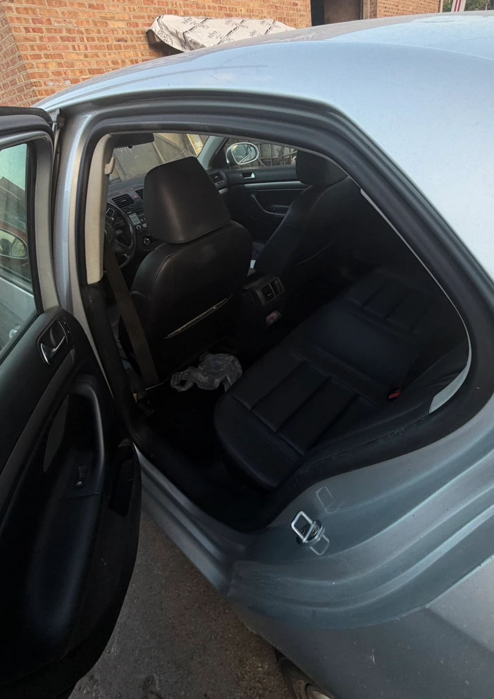 Silver Volkswagen Jetta Sedan - photo 3