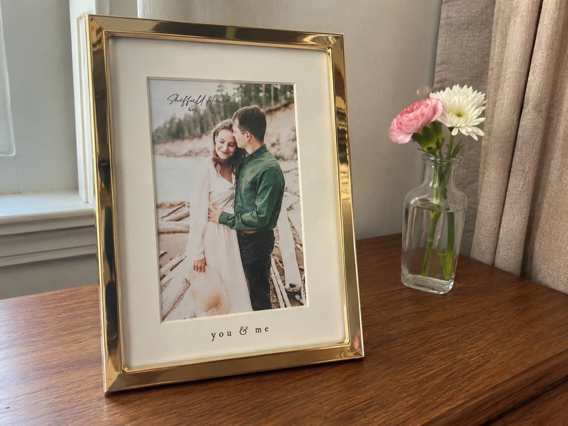 Sheffield Home Gold Metal 4x6 Photo Frame