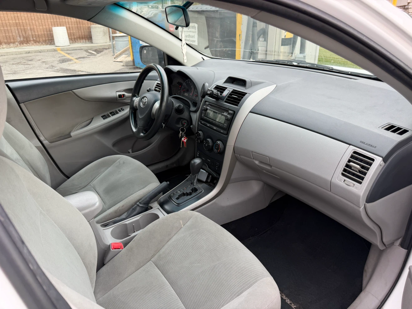 2013 Toyota Corolla SE - photo 5