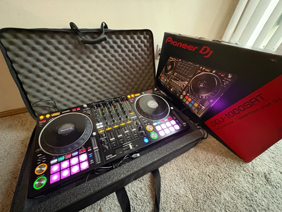 Pioneer DJ DDJ-1000SRT DJ Controller, Serato DJ Pro