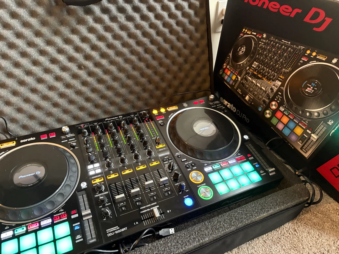 Pioneer DJ DDJ-1000SRT DJ Controller, Serato DJ Pro - photo 5