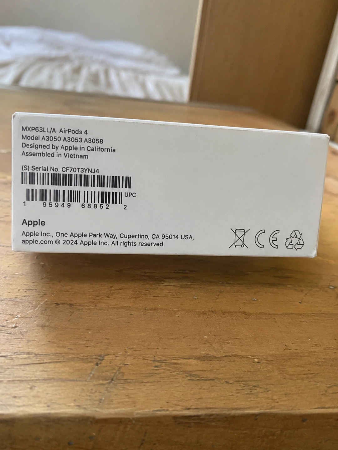 Apple AirPods 4 Box and Manuals - photo 3