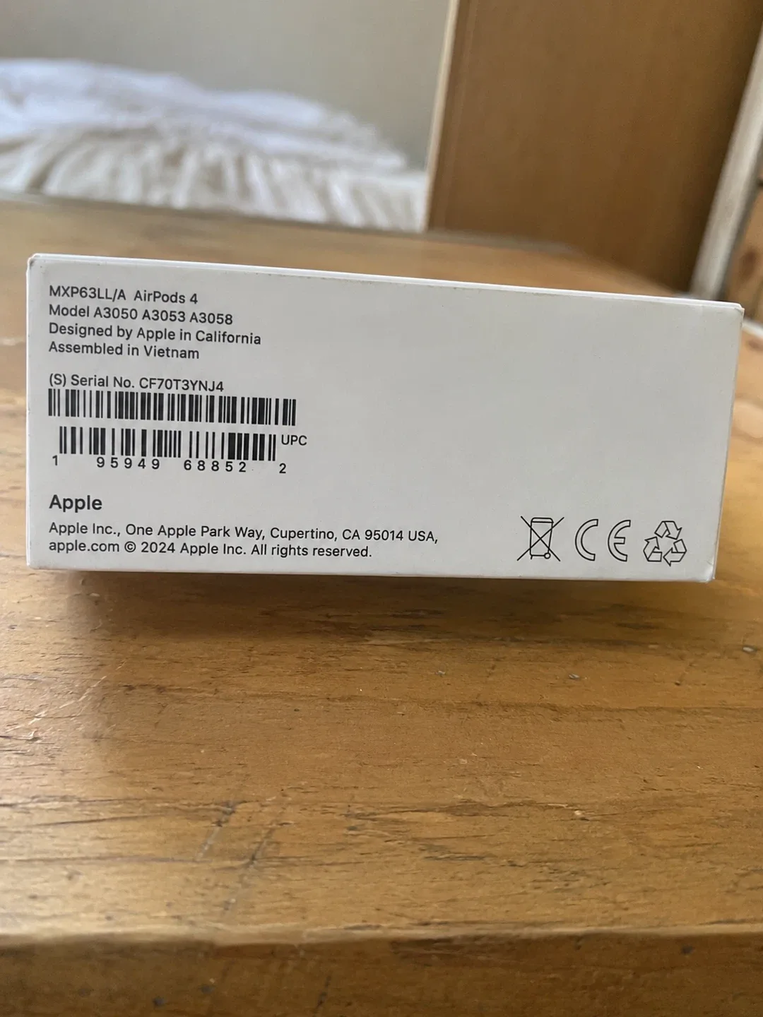 Apple AirPods 4 Box and Manuals - photo 3
