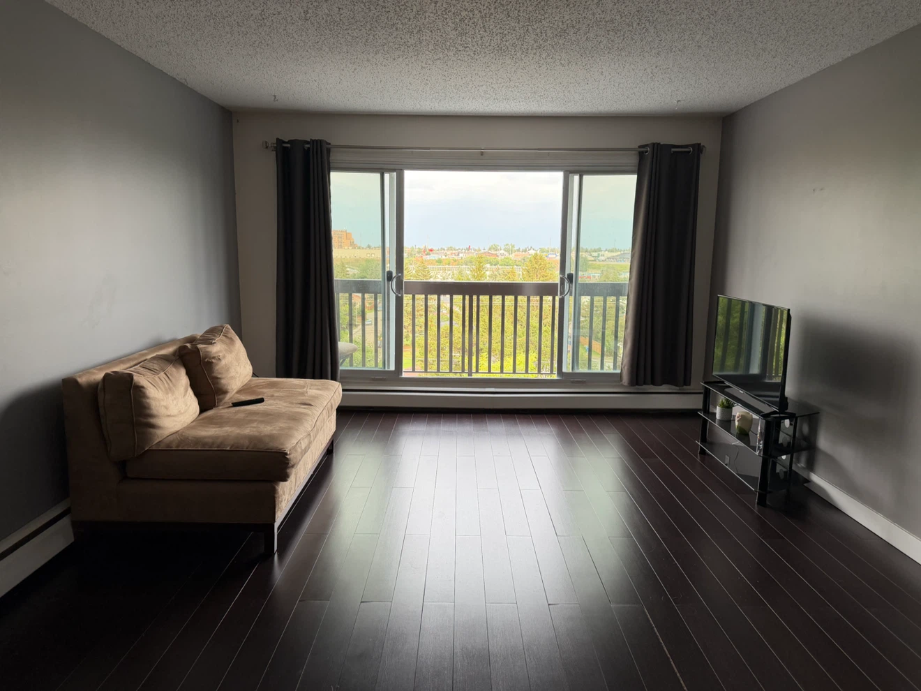 Apartment for Rent at Haysboro
