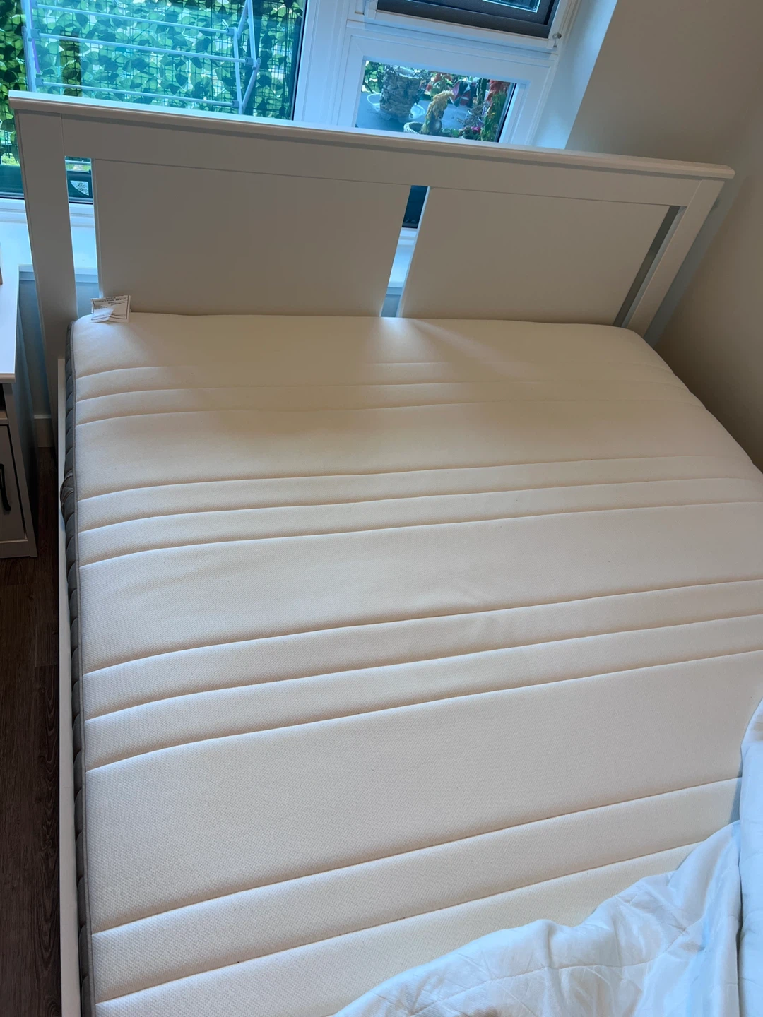 IKEA SONGESAND Bed Frame - Queen - White - photo 4