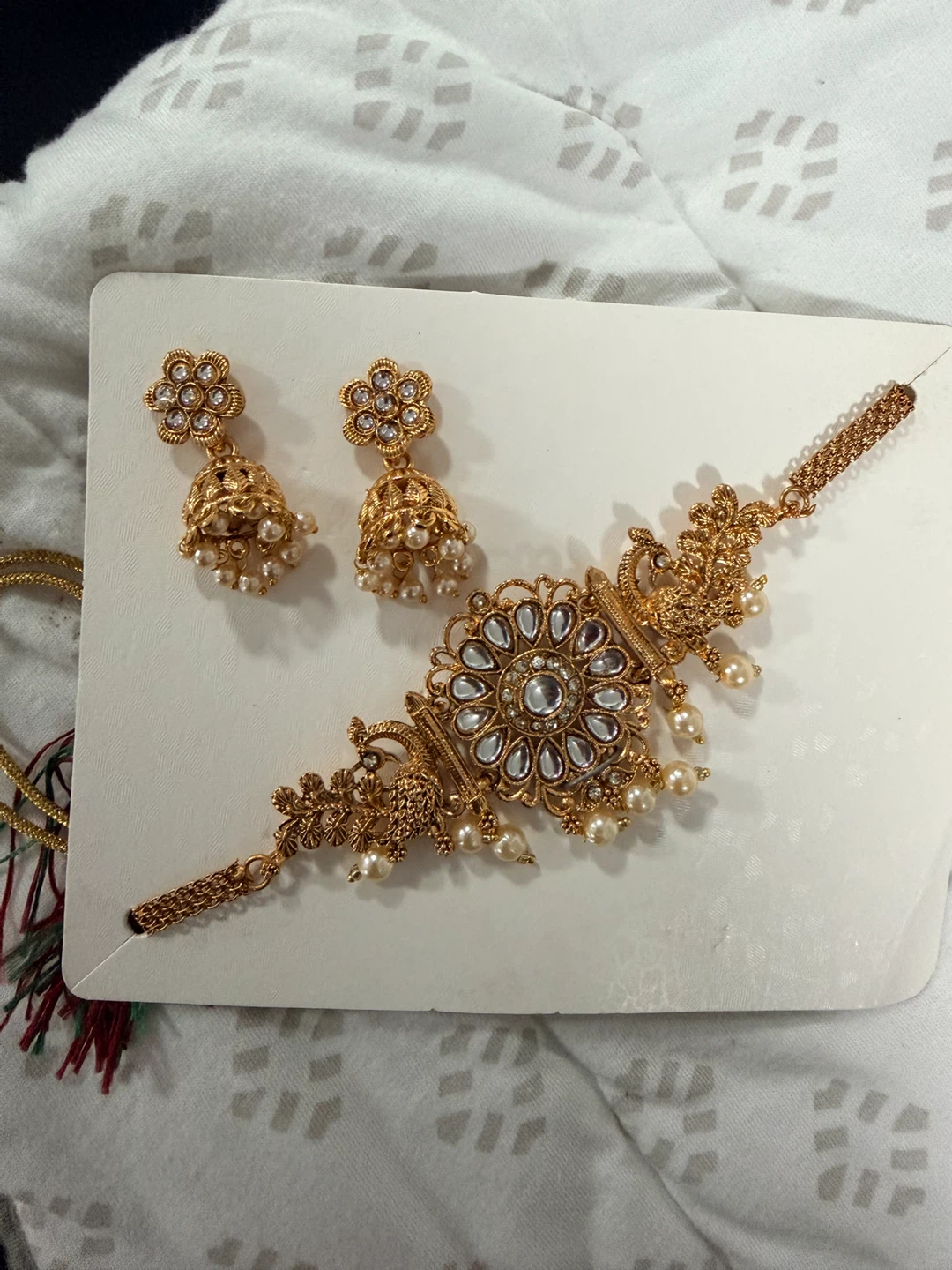 Gold-tone Necklace and Earring Set with Faux Pearls - photo 2