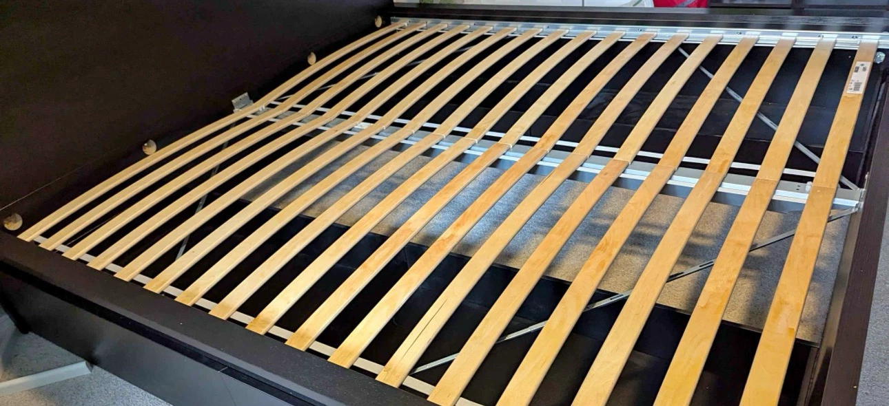 IKEA - Malm King Size Bed Frame. - photo 2