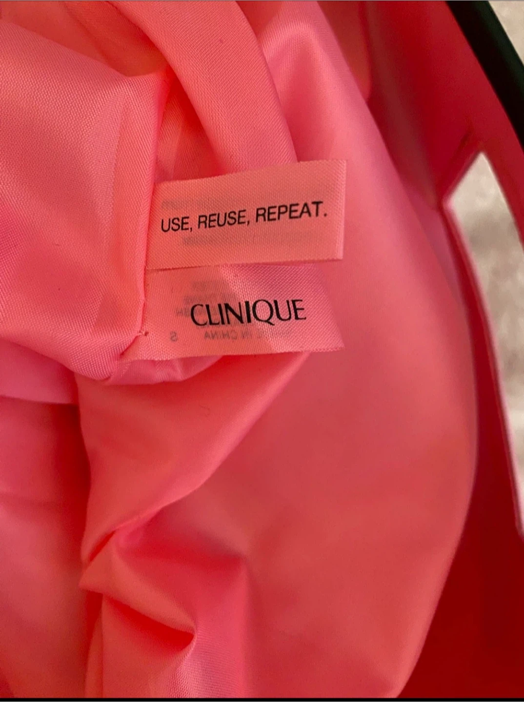 Clinique Pink Cosmetic Bag - photo 5