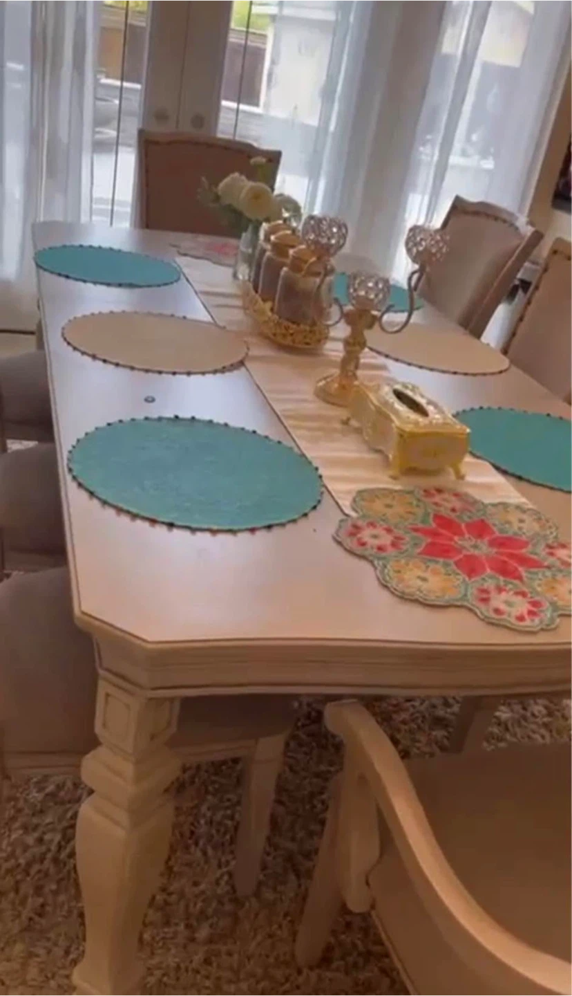 Dining Table & Chairs