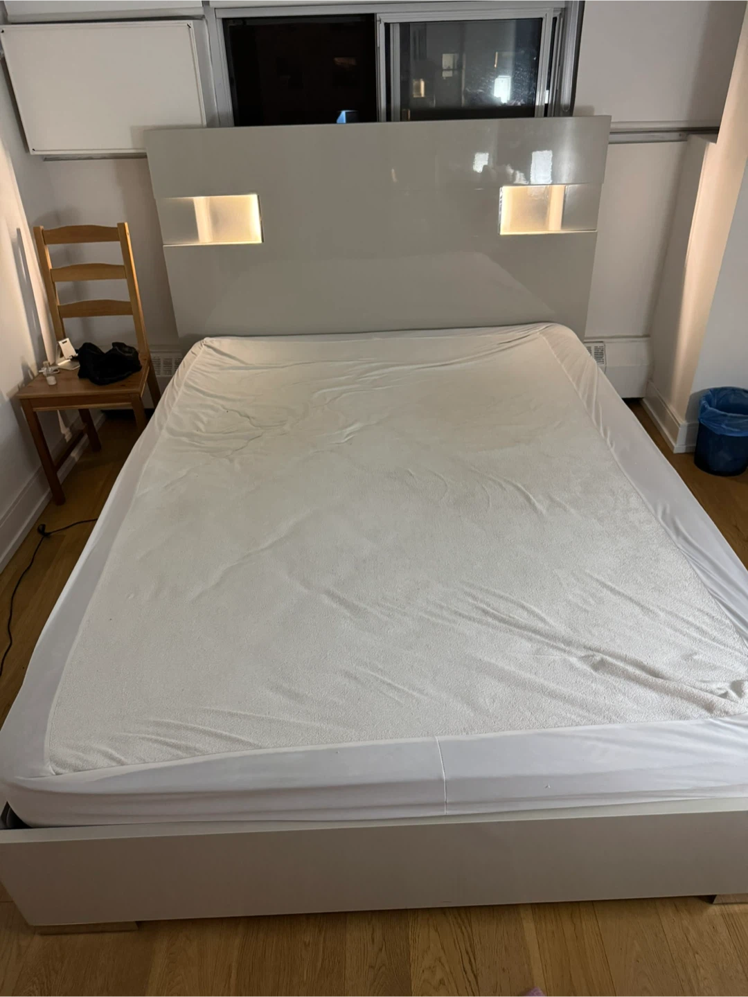 Queen Bed Frame and Mattress with Headboard Lights - photo 2