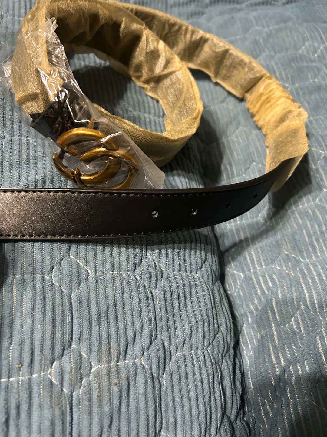 New- Black Leather Belt with Gold GG Buckle - photo 2