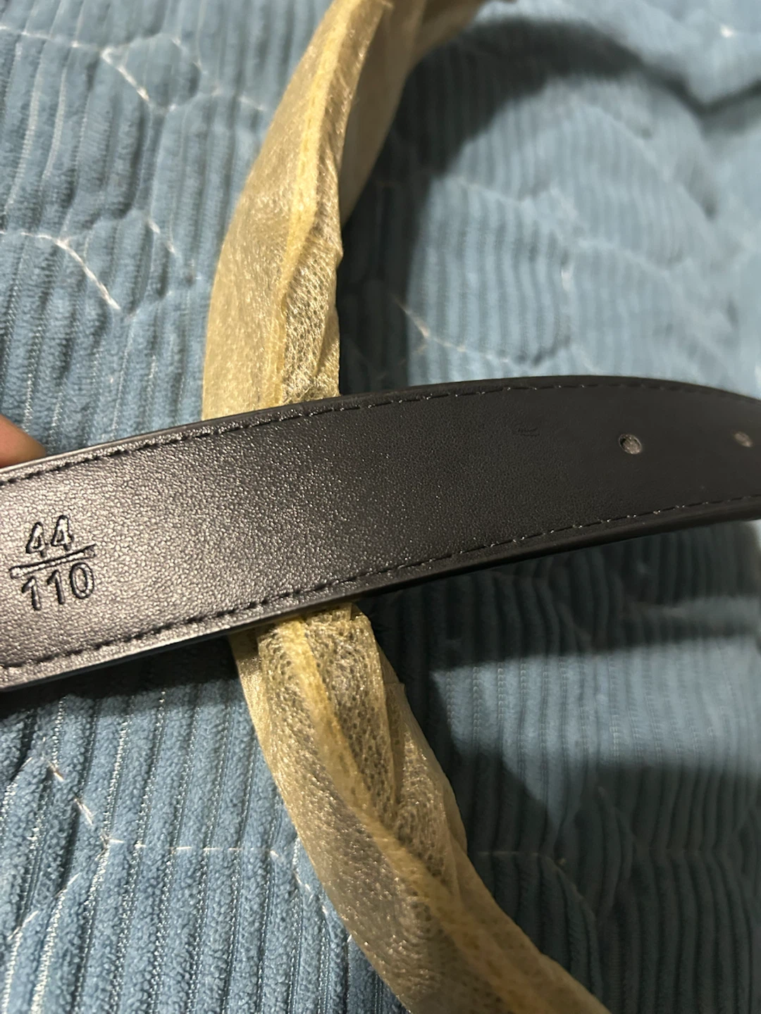 New- Black Leather Belt with Gold GG Buckle - photo 4