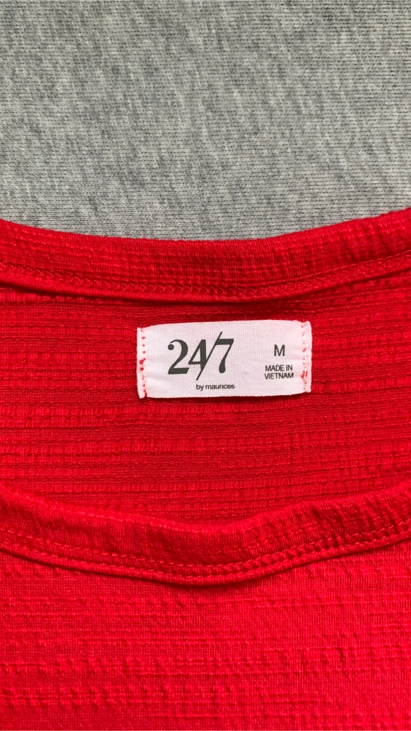 24/7 by Maurices Red Textured Top - Size Medium - photo 3