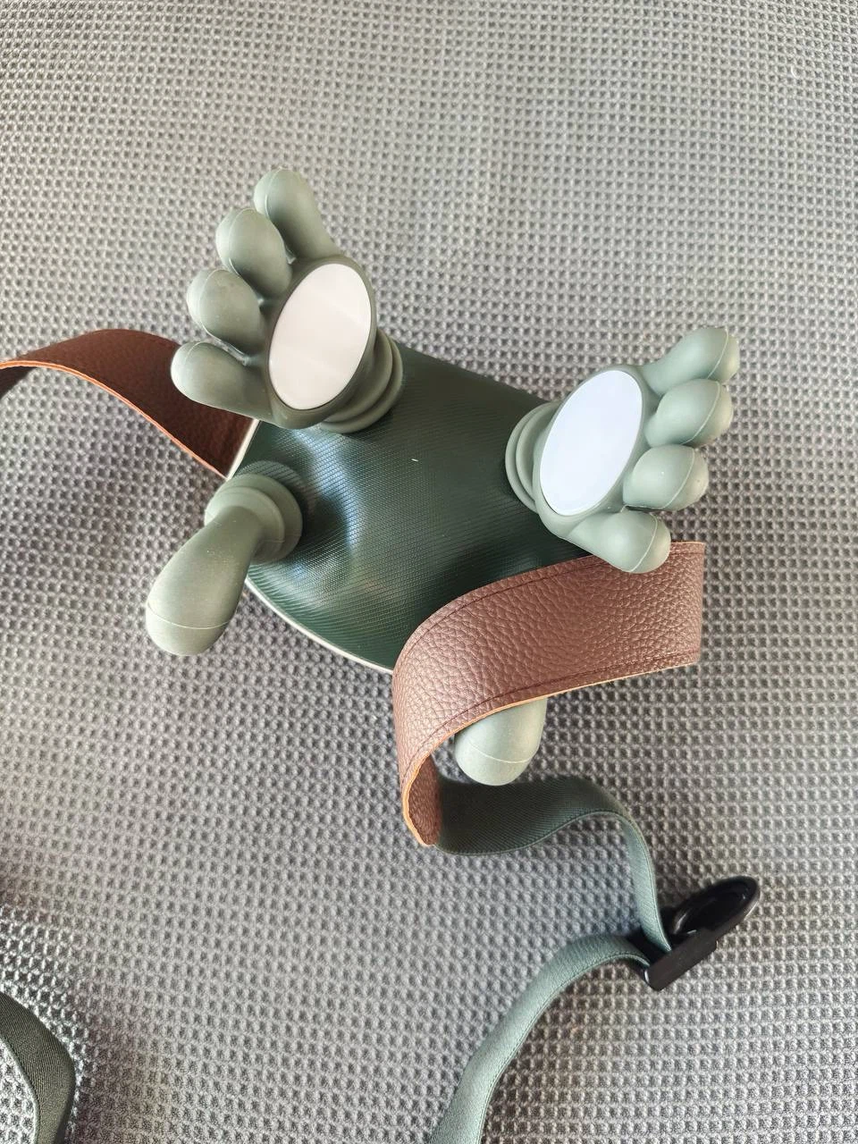 Neck & Shoulder Massager with Hands – Moss Green - photo 5
