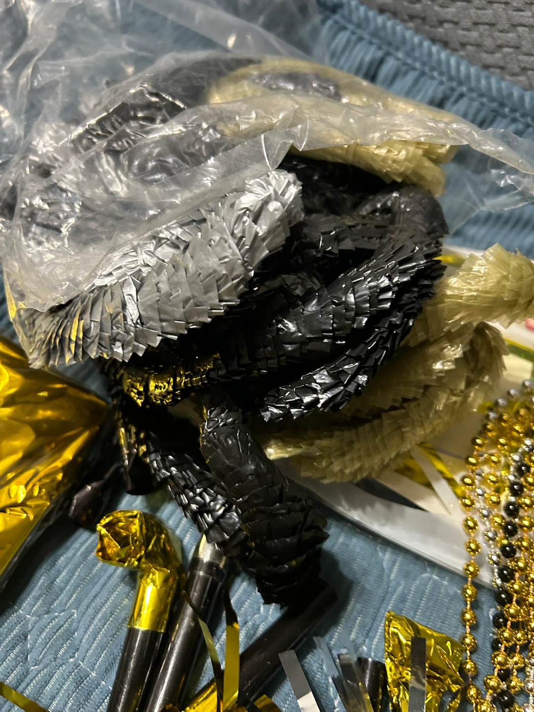 New-Party Decorations Bundle: Beads, Horns & Foil Curtains - photo 3