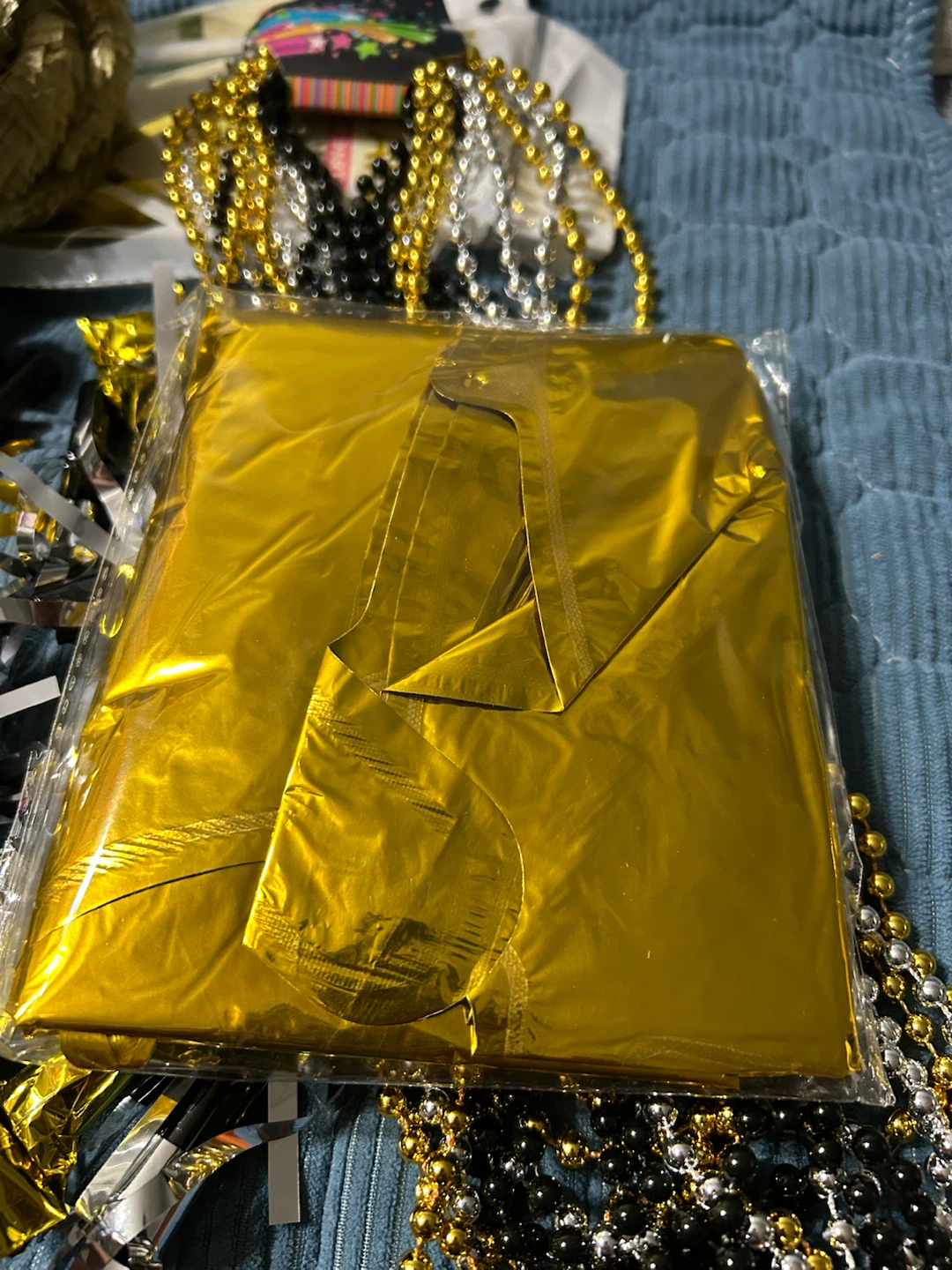 New-Party Decorations Bundle: Beads, Horns & Foil Curtains - photo 4