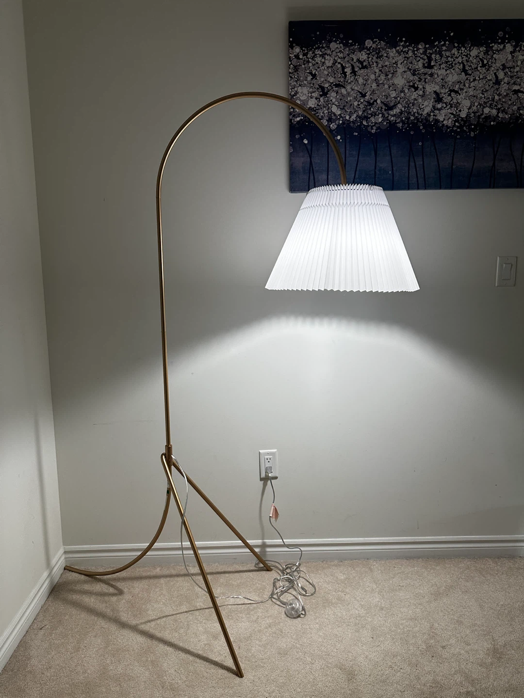 Pleated Arc Floor Lamp