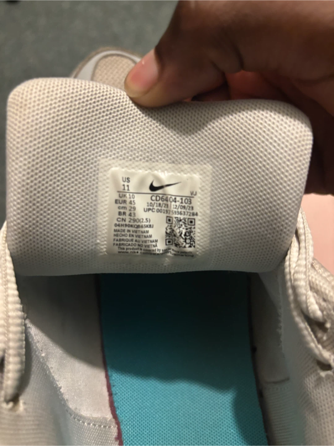 Nike Shoes - photo 2