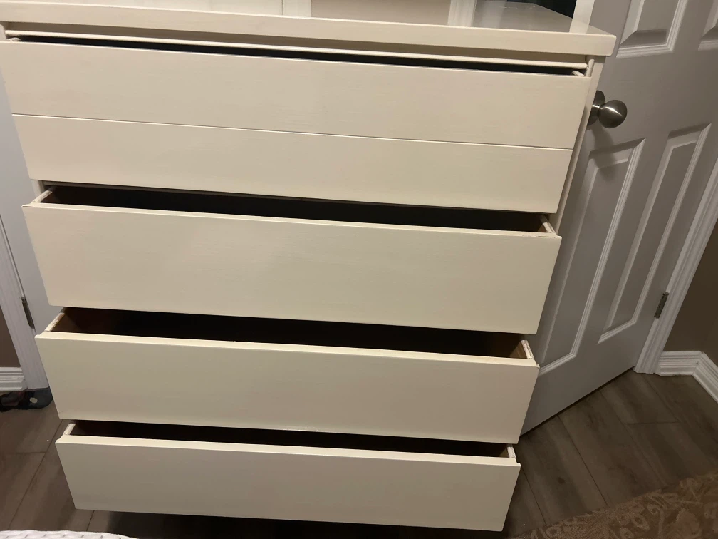 Cream 5-Drawer Dresser