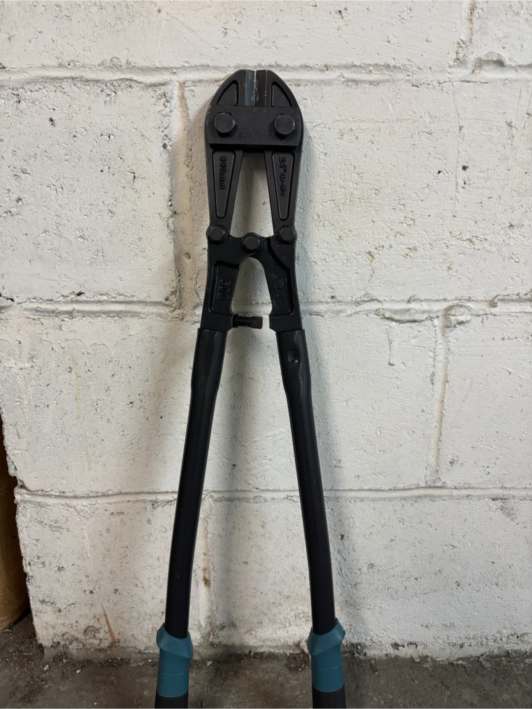 24 inch Bolt Cutters