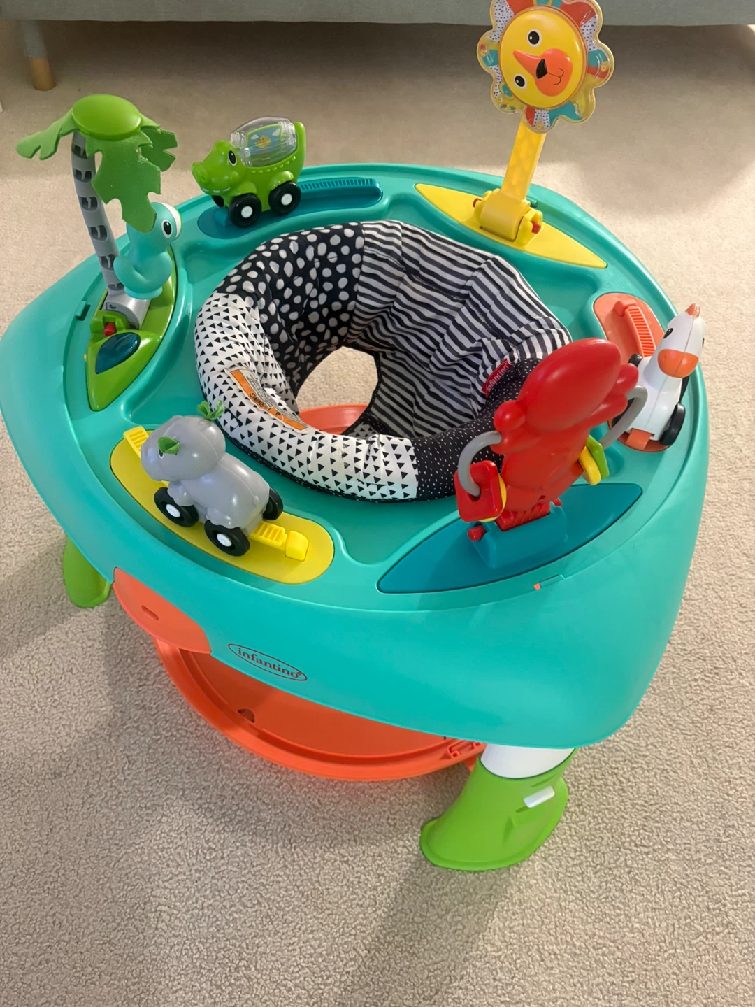 Infantino Grow-With-Me 4-in-1 Activity Center