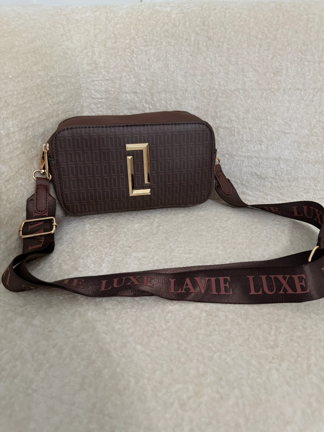Lavie Luxe crossbody bag