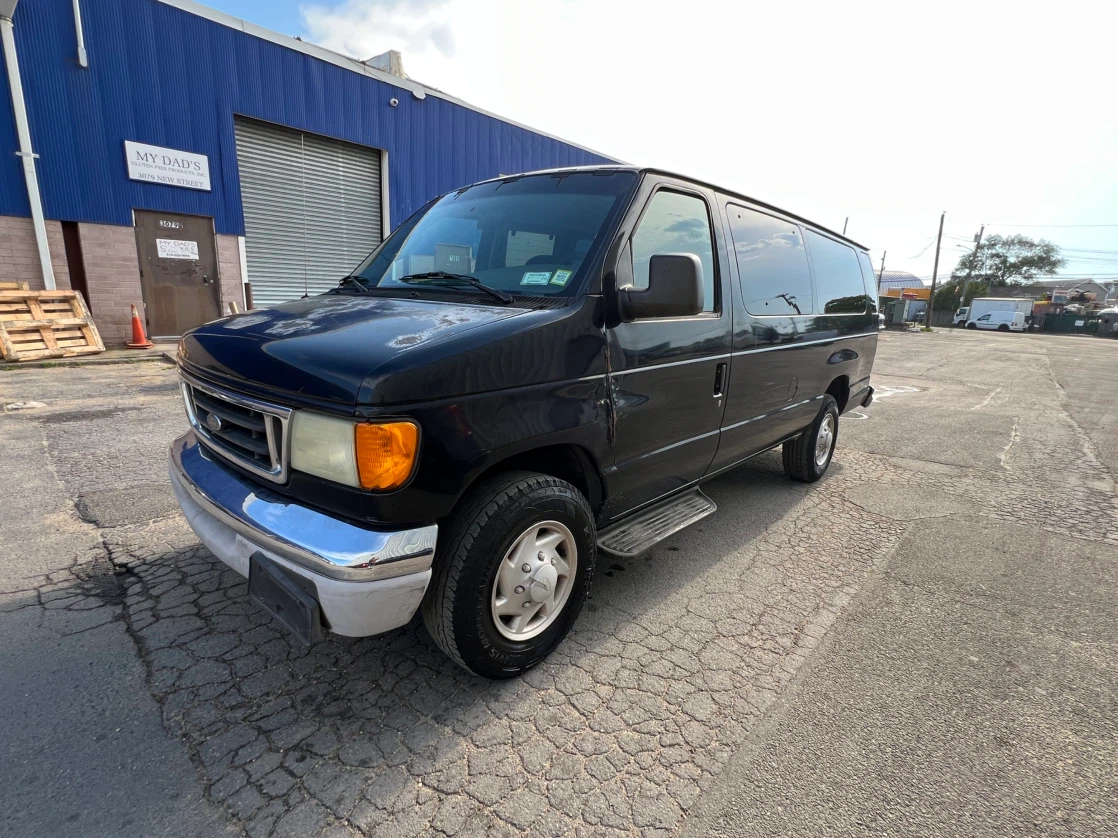 2003 Ford W-350 Super Duty Van 145k Reliable - photo 4