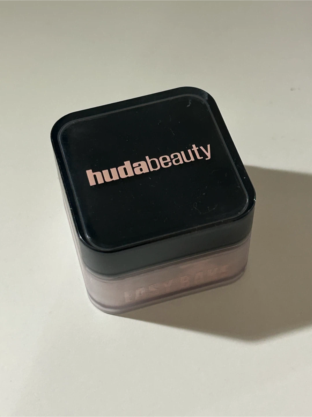 Huda Beauty Mini Loose Powder in Cherry Blossom