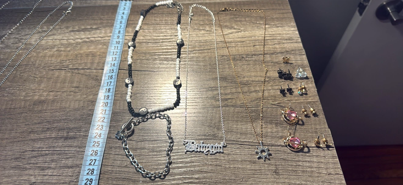 Mixed jewelry lot