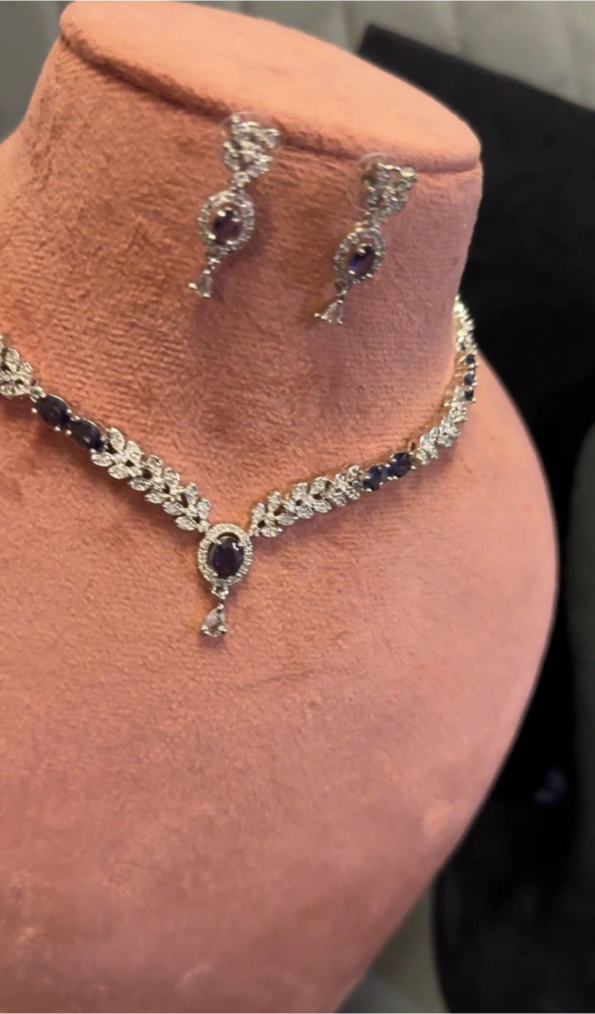 Jewellery Set - Necklace and Earrings - photo 3