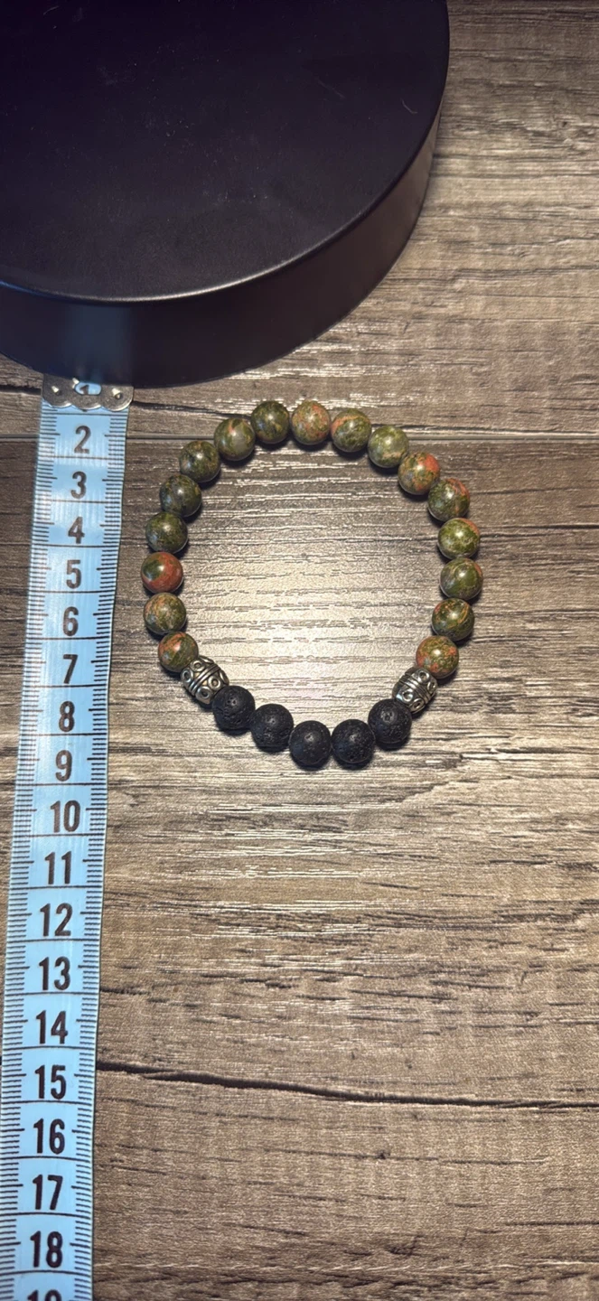 Polished rock stretch bracelet